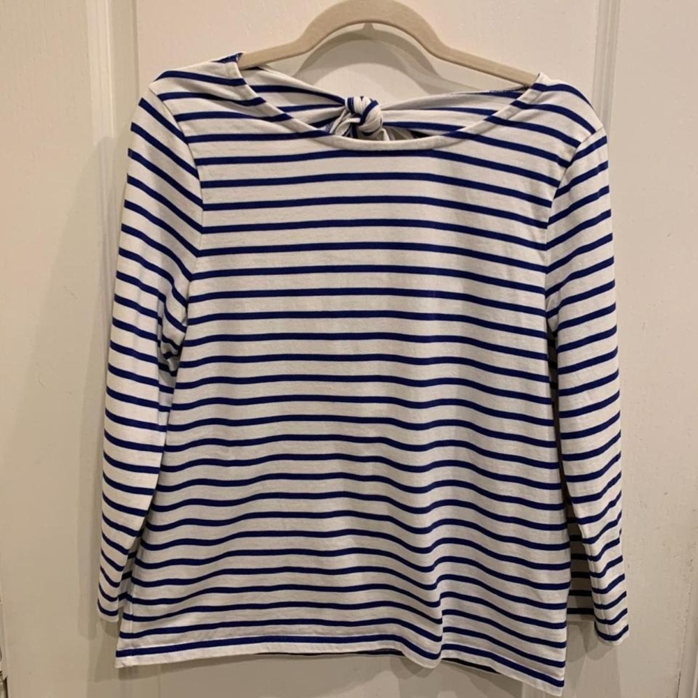 JCrew Blue and White Striped Knit Shirt Circle tie in the back Sz M
